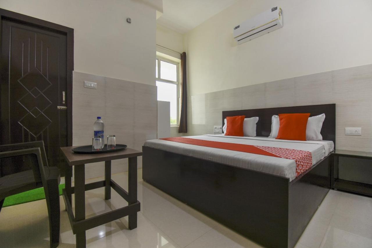 Flagship 75751 Hotel Surya Bahadrabad Luaran gambar